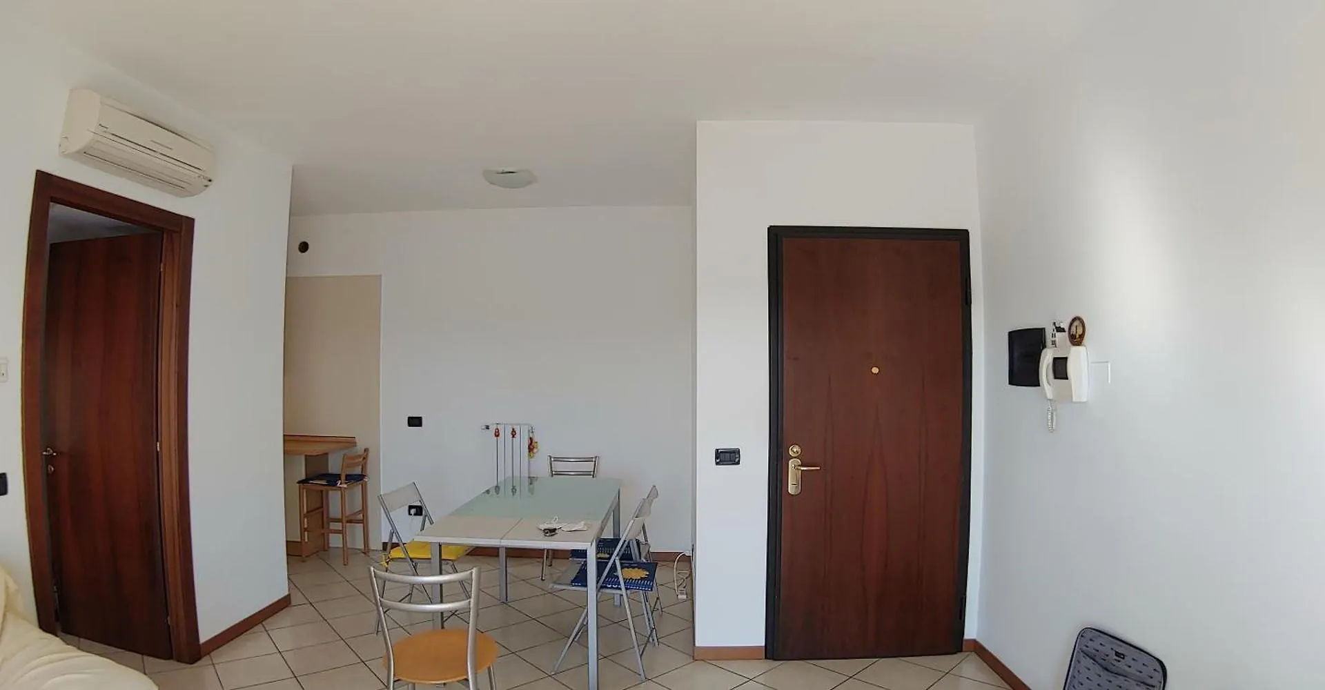 Villa4Holydays - M1 Subway Milan Apartment